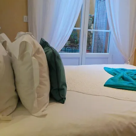 Отель Relais Du Postillon Антиб