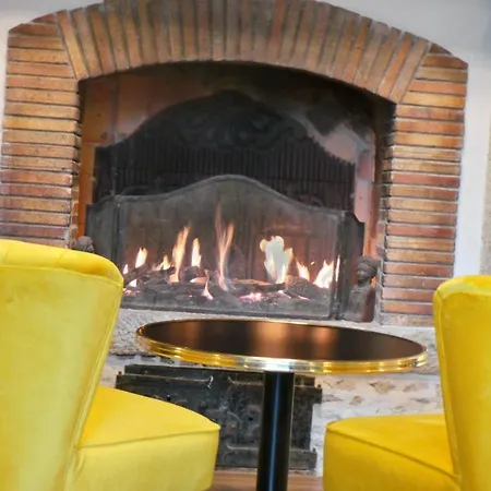 Relais Du Postillon Отель Антиб